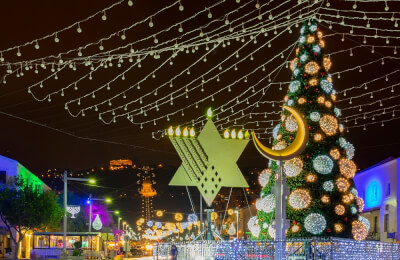 545. Христианский север в рождественских огнях